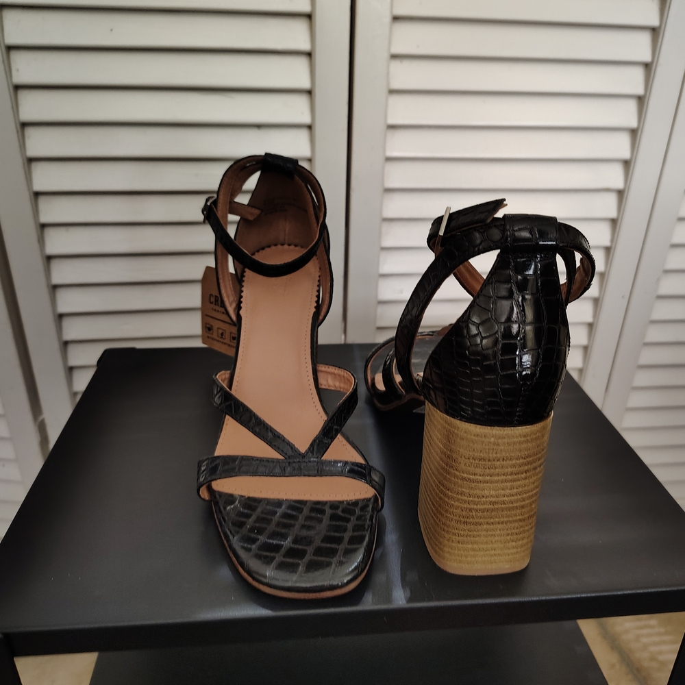 NWT Crevo Black Croc-Embossed Strappy Block Heel Sandals Size 9.5 - Picture 6 of 15